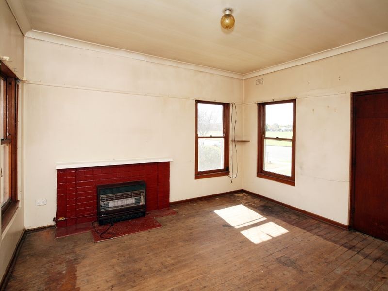 8 West Parade, Wagga Wagga NSW 2650