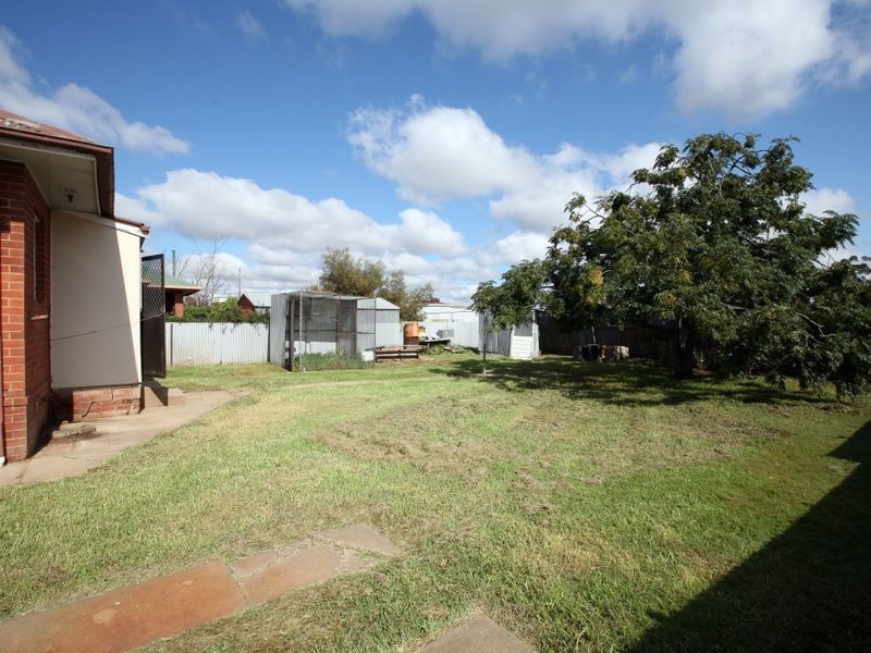 8 West Parade, Wagga Wagga NSW 2650