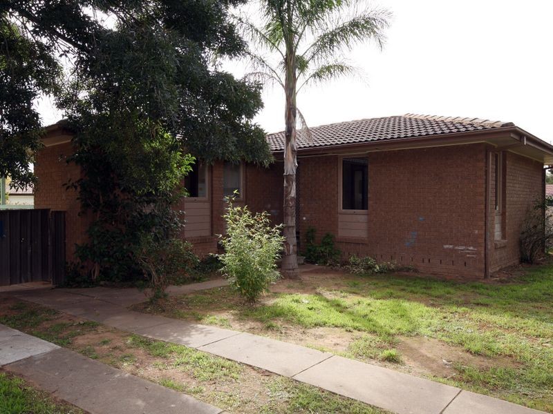 6 Flynn Place, Tolland NSW 2650