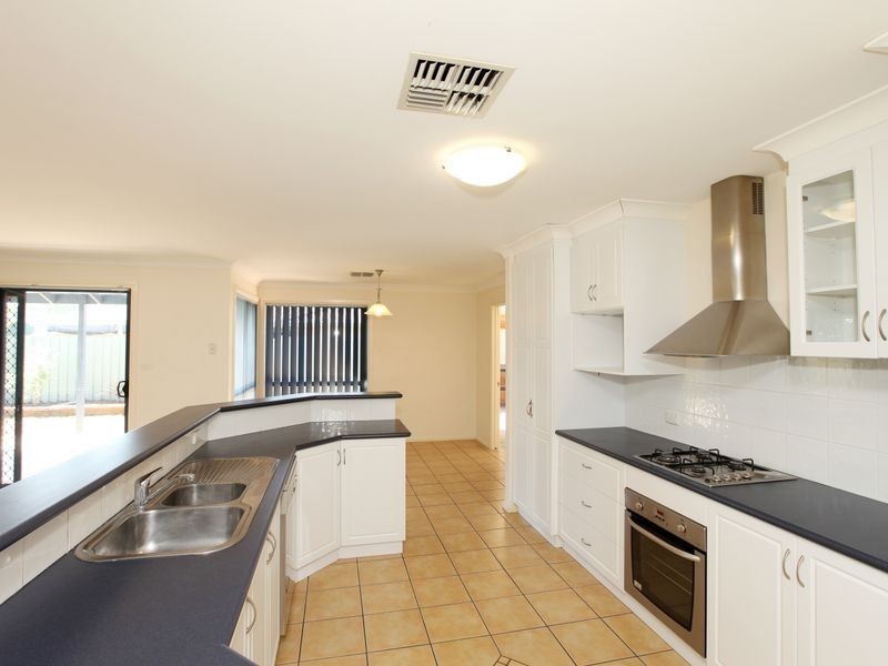 67 Jack Avenue, Mount Austin NSW 2650