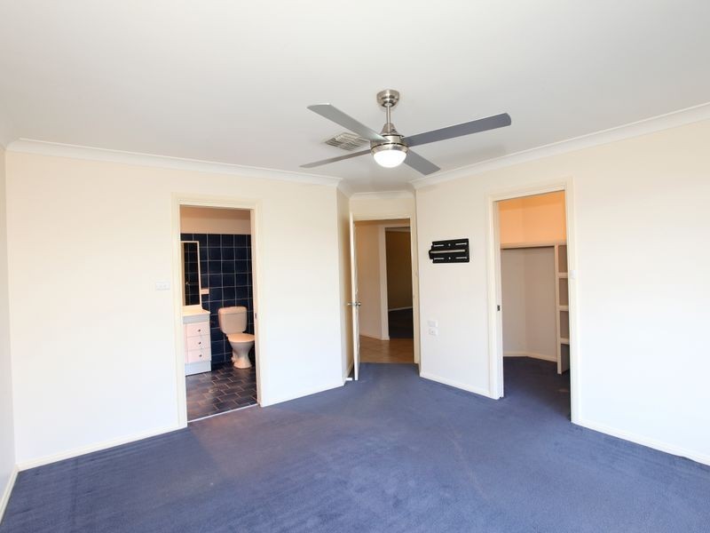67 Jack Avenue, Mount Austin NSW 2650