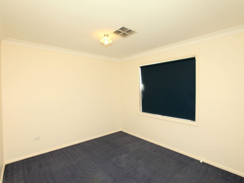 67 Jack Avenue, Mount Austin NSW 2650