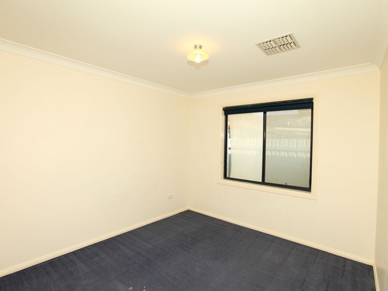 67 Jack Avenue, Mount Austin NSW 2650
