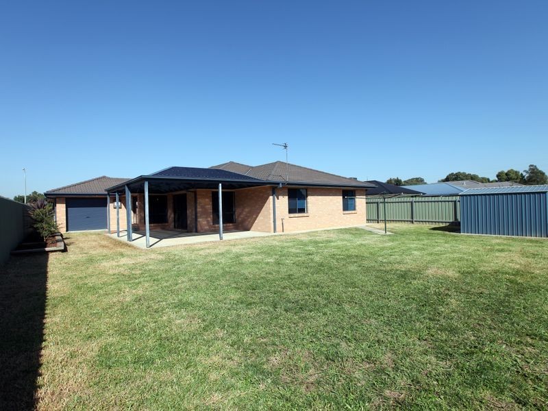 67 Jack Avenue, Mount Austin NSW 2650