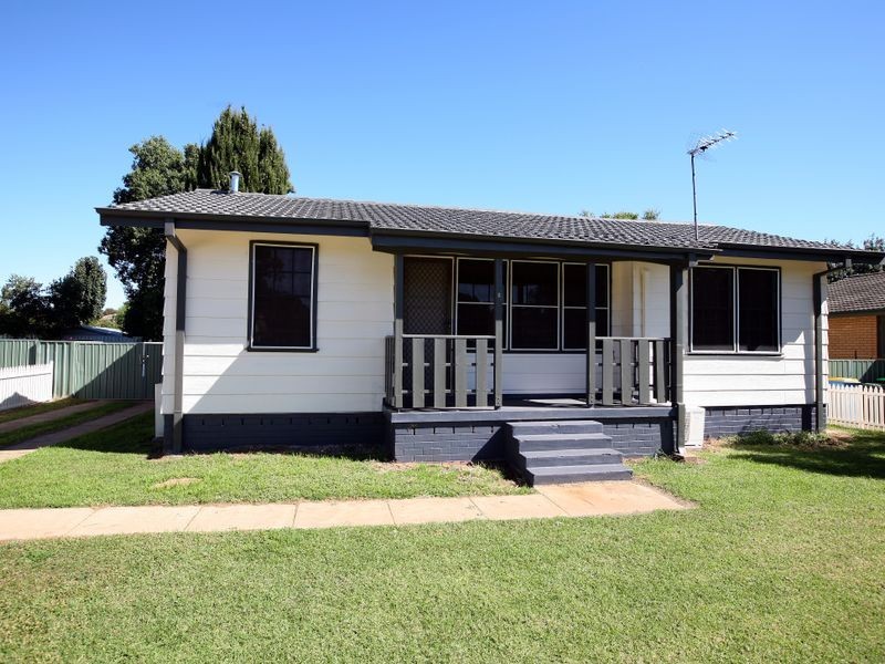 2 Meads Place, Wagga Wagga NSW 2650