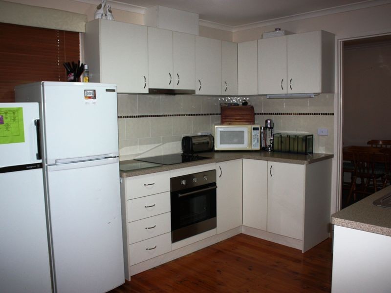 2 Meads Place, Wagga Wagga NSW 2650