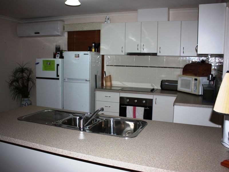 2 Meads Place, Wagga Wagga NSW 2650