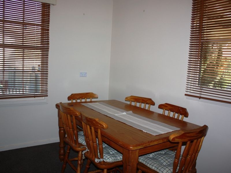 2 Meads Place, Wagga Wagga NSW 2650