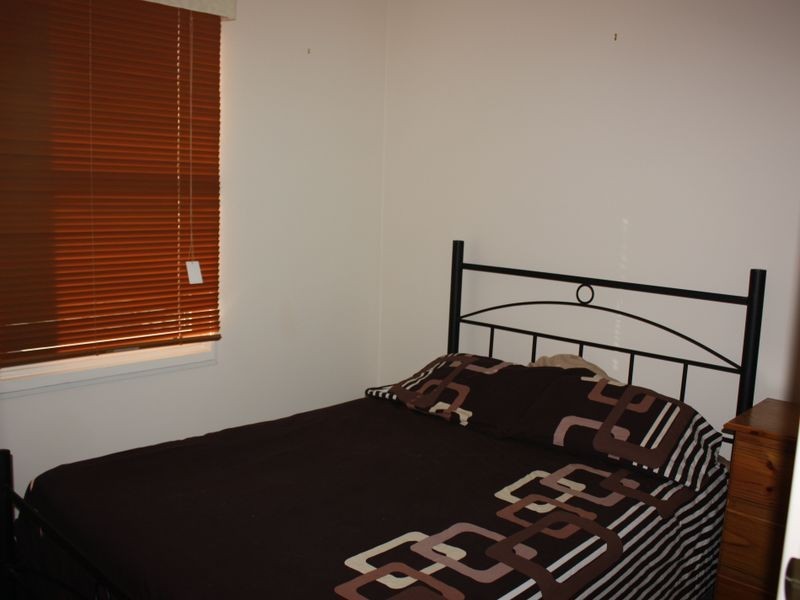 2 Meads Place, Wagga Wagga NSW 2650