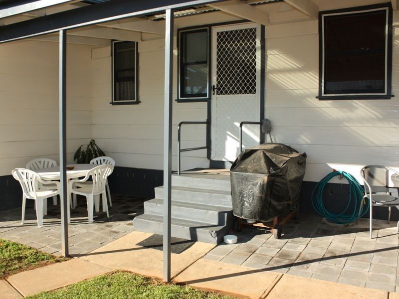 2 Meads Place, Wagga Wagga NSW 2650