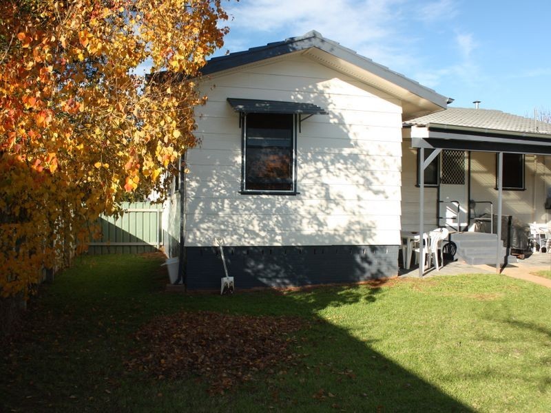 2 Meads Place, Wagga Wagga NSW 2650