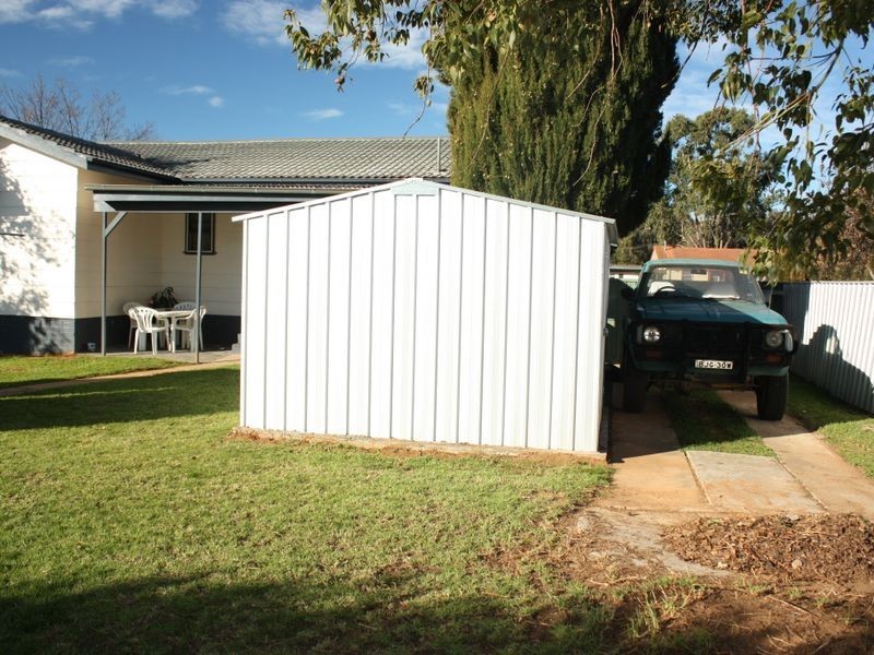 2 Meads Place, Wagga Wagga NSW 2650