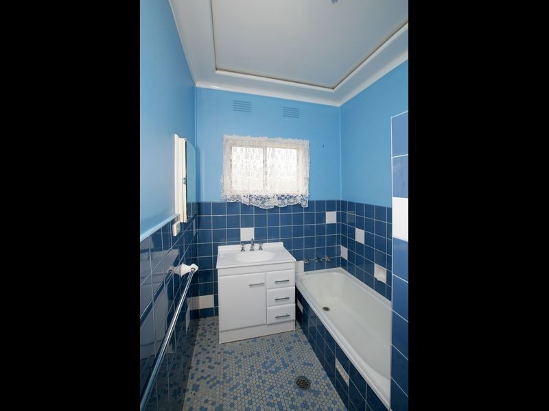 15 Anne Street, Tolland NSW 2650