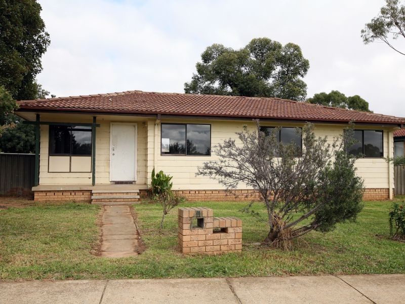 11 Dennis Crescent, Tolland NSW 2650