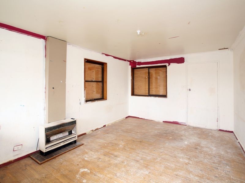 11 Dennis Crescent, Tolland NSW 2650