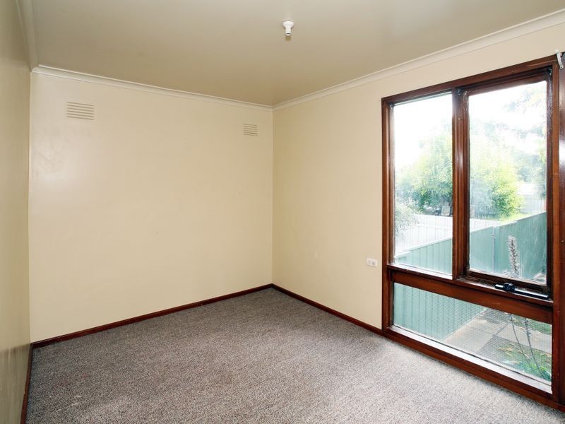 5 Meads Place, Mount Austin NSW 2650