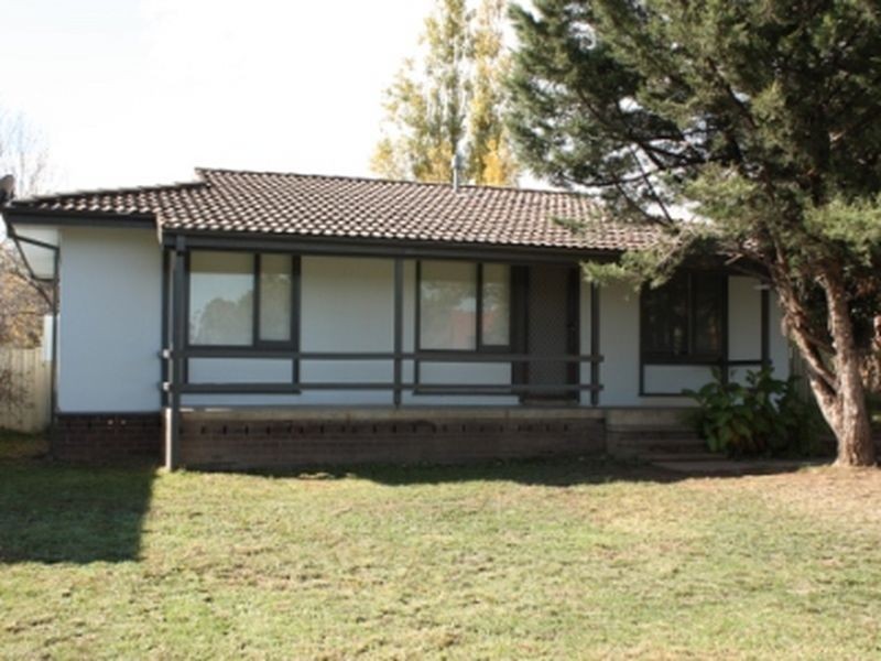 152 Raye Street, Tolland NSW 2650