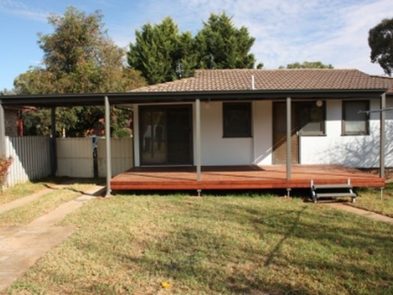152 Raye Street, Tolland NSW 2650