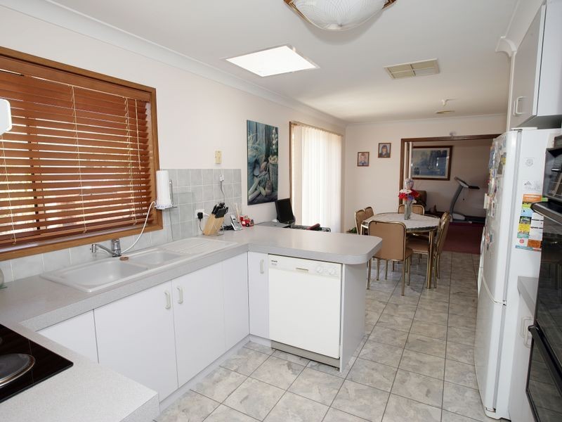 2A Loth Street (FLOWERDALE), Wagga Wagga NSW 2650