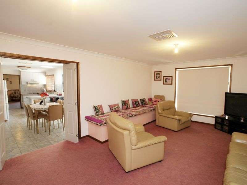 2A Loth Street (FLOWERDALE), Wagga Wagga NSW 2650