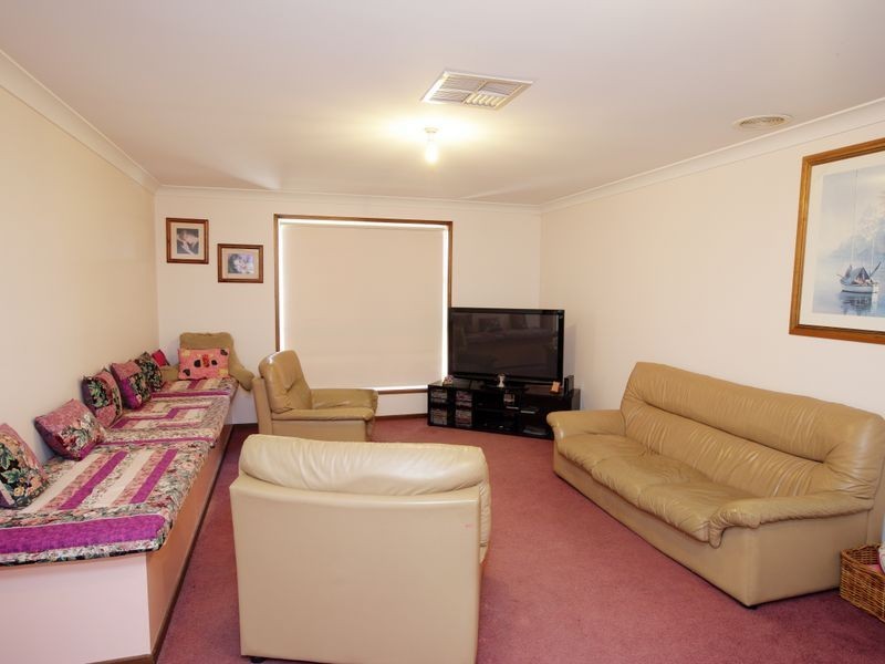 2A Loth Street (FLOWERDALE), Wagga Wagga NSW 2650
