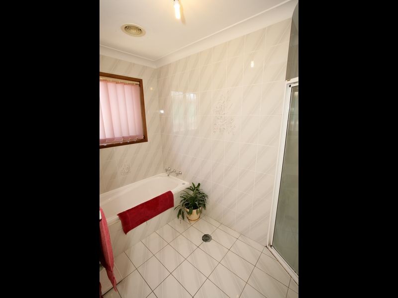 2A Loth Street (FLOWERDALE), Wagga Wagga NSW 2650