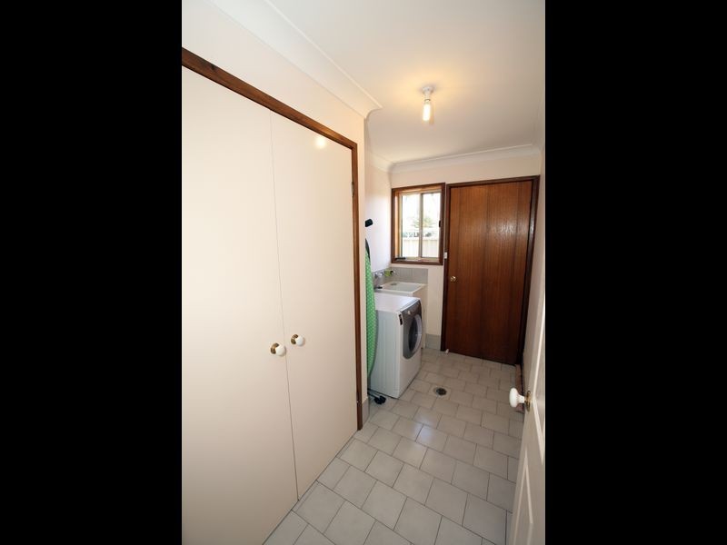 2A Loth Street (FLOWERDALE), Wagga Wagga NSW 2650