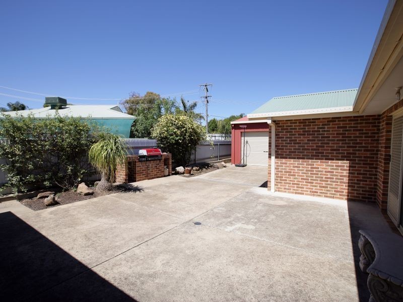 2A Loth Street (FLOWERDALE), Wagga Wagga NSW 2650