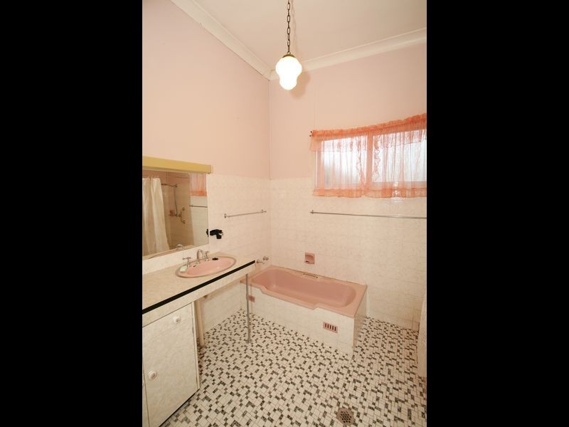 50 Simmons Street, Wagga Wagga NSW 2650