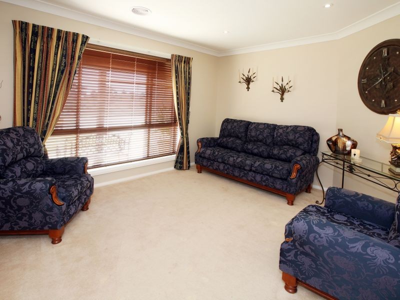 60 Mima Street, Glenfield Park NSW 2650