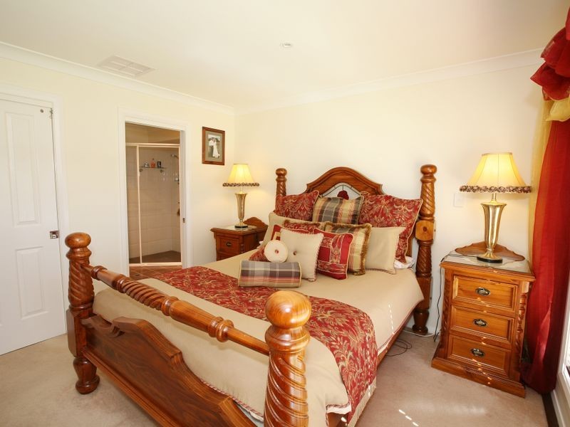 60 Mima Street, Glenfield Park NSW 2650