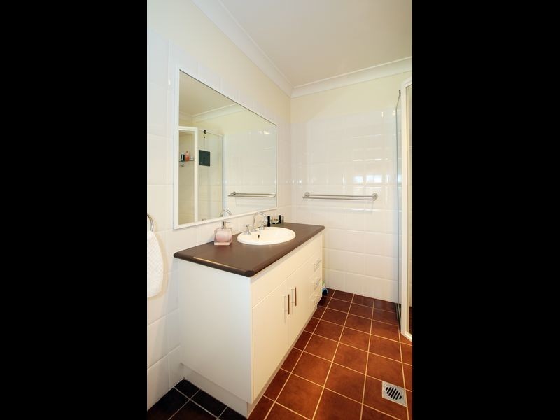 60 Mima Street, Glenfield Park NSW 2650