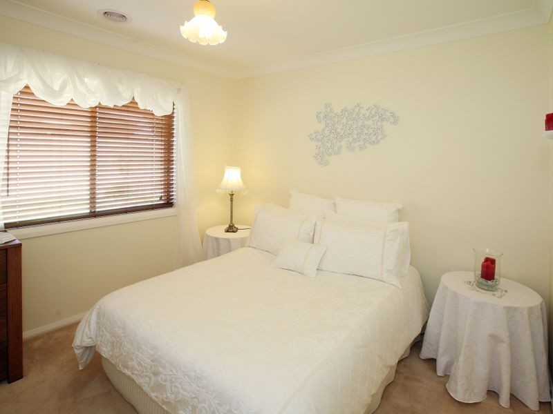 60 Mima Street, Glenfield Park NSW 2650