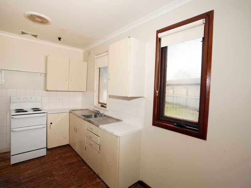 8 Arnott Street, Ashmont NSW 2650