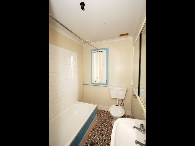 8 Arnott Street, Ashmont NSW 2650