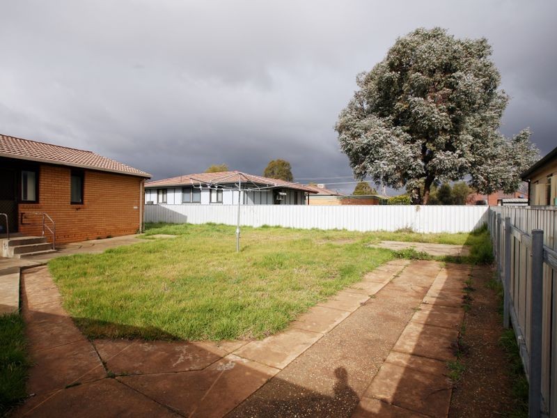 8 Arnott Street, Ashmont NSW 2650