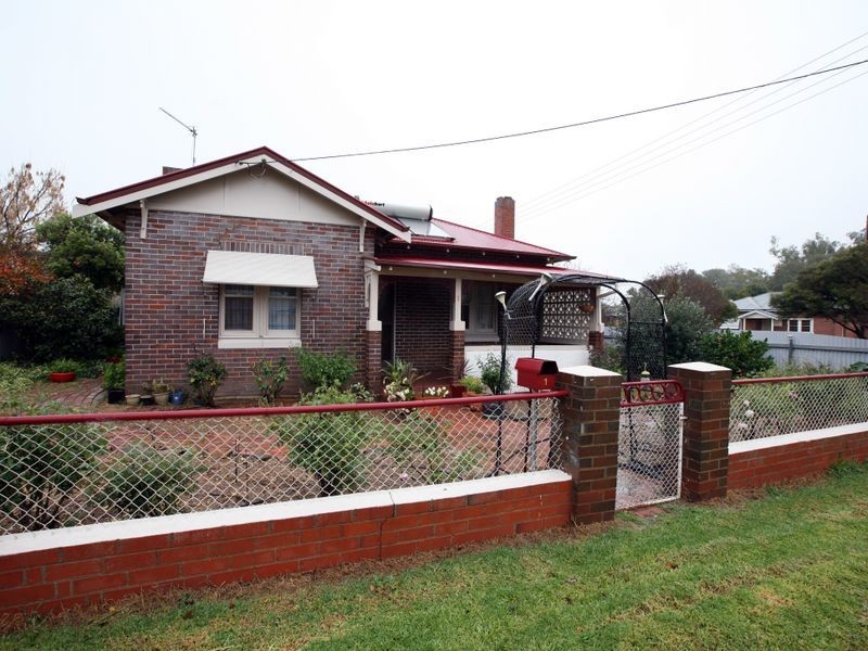 1 Norman Street, The Rock NSW 2655