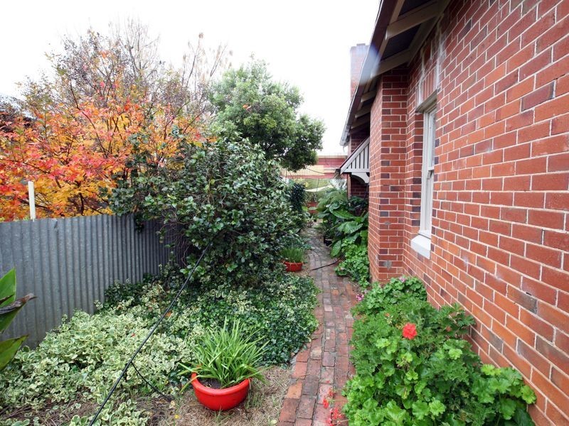 1 Norman Street, The Rock NSW 2655
