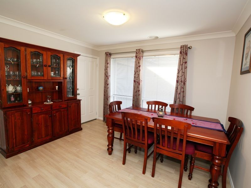 27 Barrima Drive, Glenfield Park NSW 2650