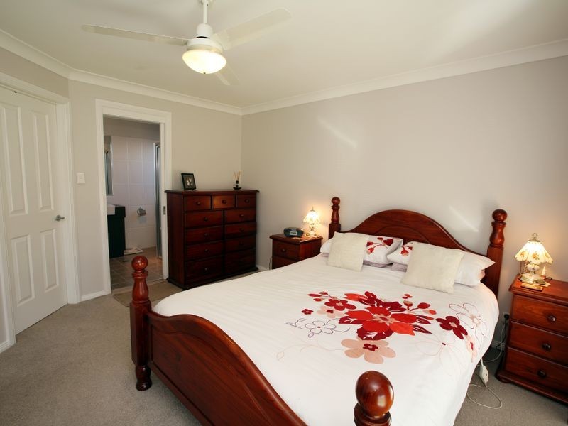27 Barrima Drive, Glenfield Park NSW 2650