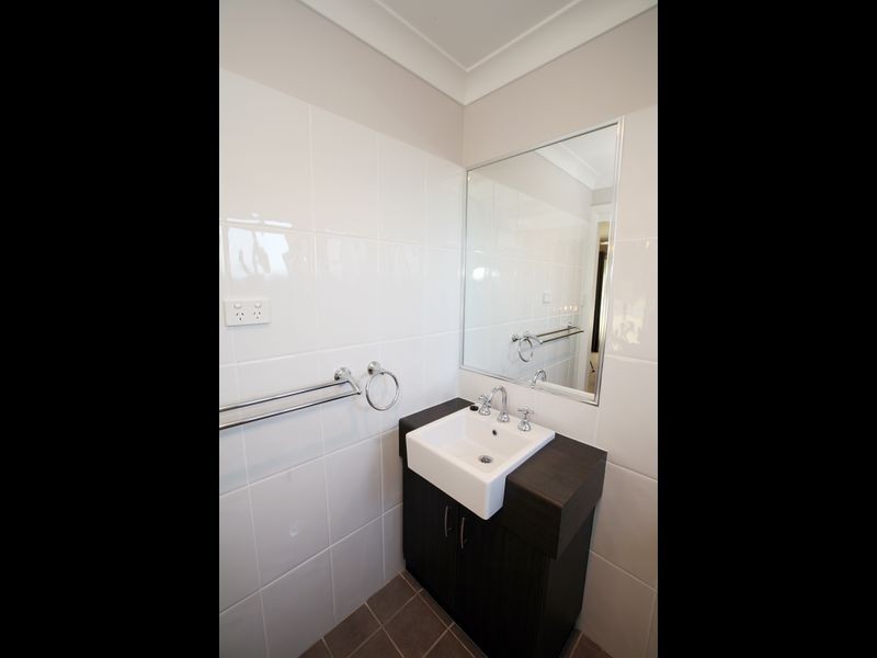 27 Barrima Drive, Glenfield Park NSW 2650