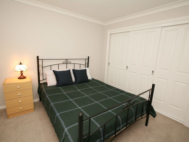 27 Barrima Drive, Glenfield Park NSW 2650