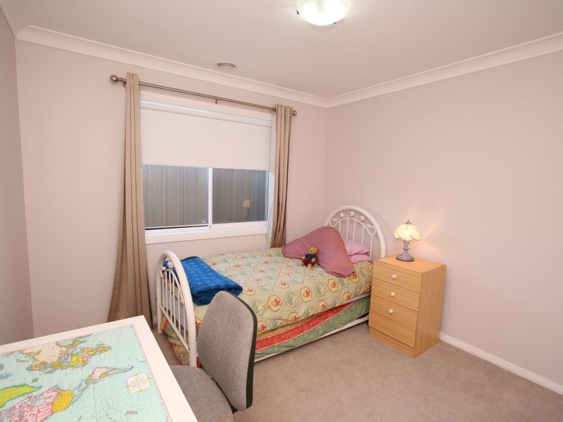 27 Barrima Drive, Glenfield Park NSW 2650