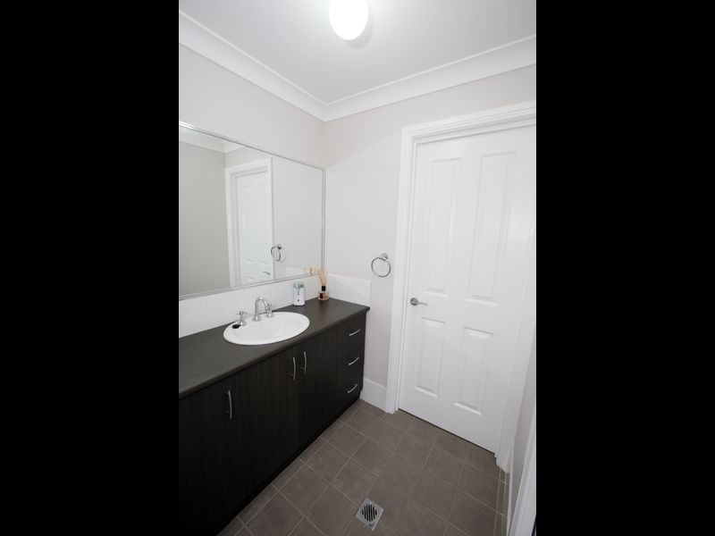 27 Barrima Drive, Glenfield Park NSW 2650