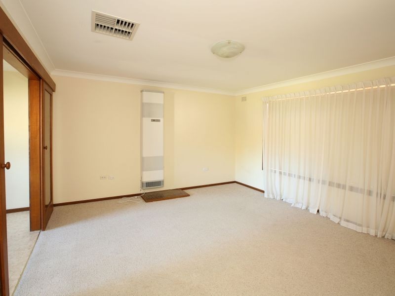 476 Lake Albert Road, Lake Albert NSW 2650