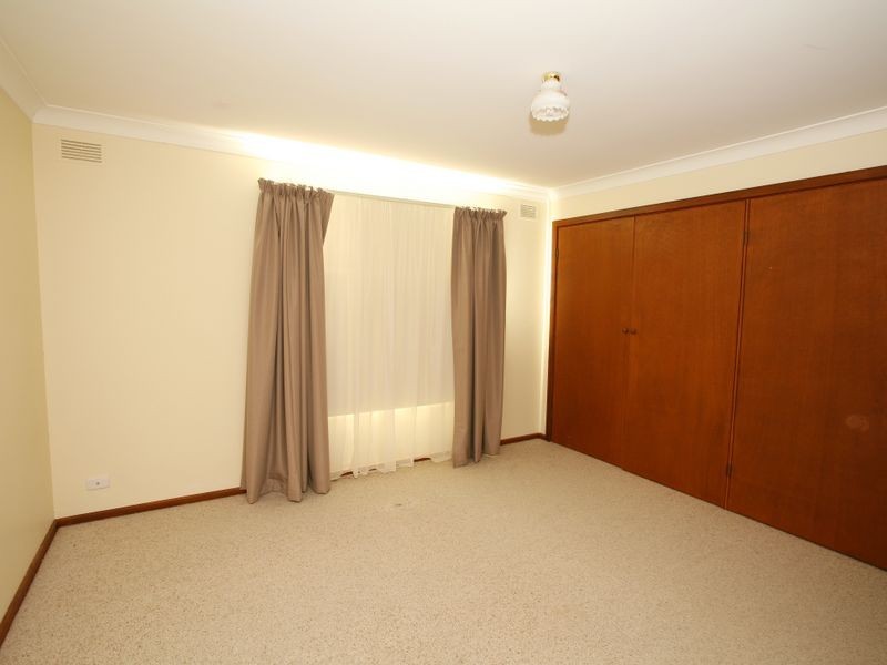 476 Lake Albert Road, Lake Albert NSW 2650