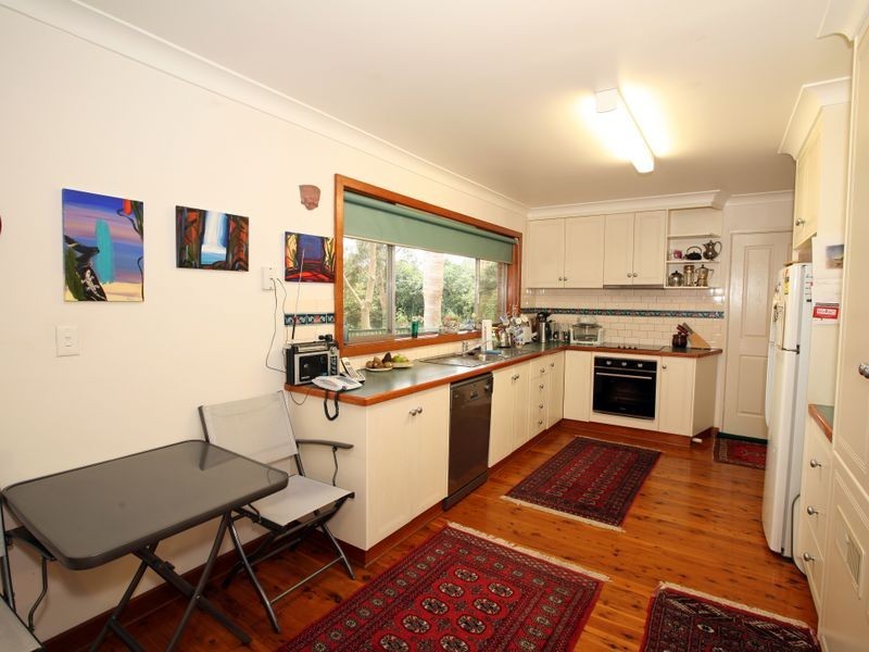 28 Norfolk Avenue, Lake Albert NSW 2650