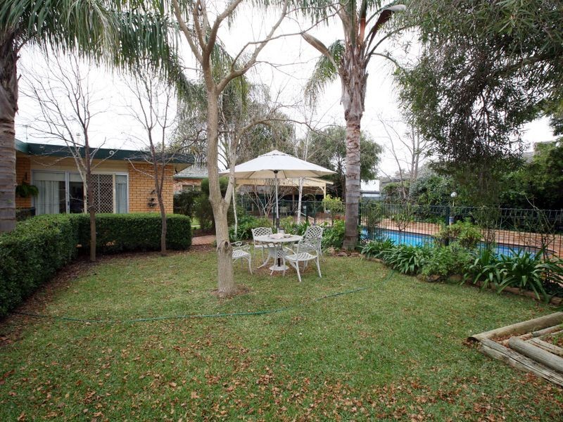 28 Norfolk Avenue, Lake Albert NSW 2650