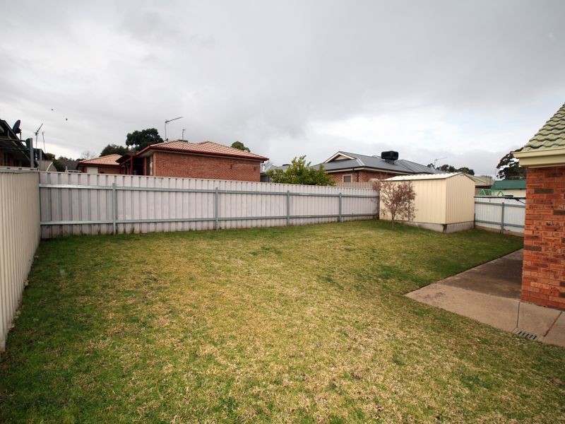 13 Kenneally Street, Kooringal NSW 2650