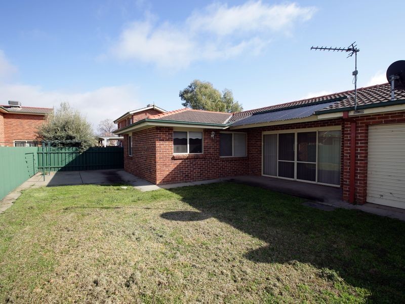 16 Bentley Place, Wagga Wagga NSW 2650